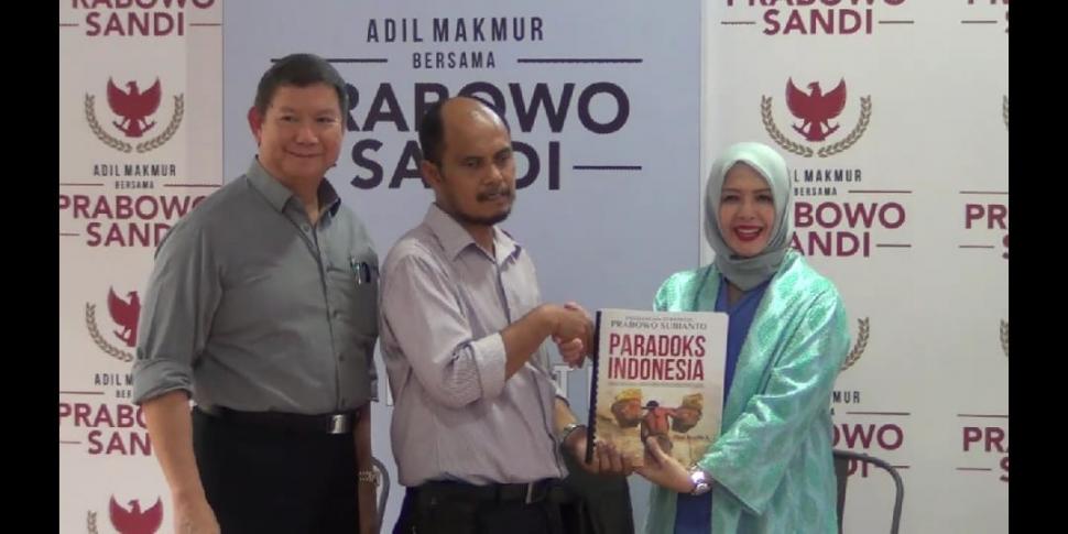 Peluncuran buku Prabowo Subianto berjudul Paradoks Indonesia. (Ria Rizki/Suara.com)
