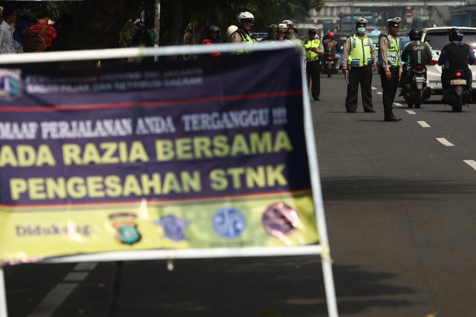 Terjaring Razia, Bayar di Tempat Terjaring Razia, Bayar di Tempat