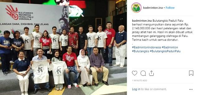 Sejumlah atlet dan legenda bulutangkis papan atas Indonesia melakukan lelang barang kesayangan dalam acara penggalangan dana di Fountain Atrium West Mall Grand Indonesia, Jakarta, Sabtu (24/11/2018), untuk korban bencana di Sulteng. [Instagram@badminton.ina]