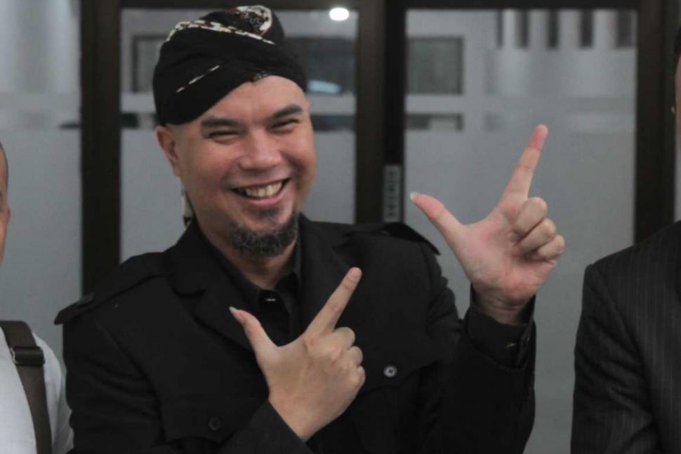 Musisi Ahmad Dhani menjalani sidang tuntutan atas kasus Ujaran Kebencian di Pengadilan Negeri (PN), Jakarta Selatan, Senin (26/11). (Suara.com/Fakhri Hermansyah)