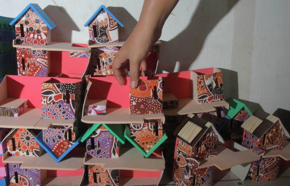 Unik! Rumah Mainan dari Limbah Karet Spon Unik! Rumah Mainan dari Limbah Karet Spon