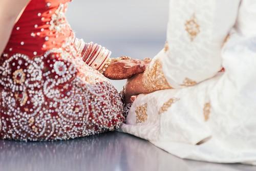 Ilustrasi sepasang pengantin India. [Shutterstock]