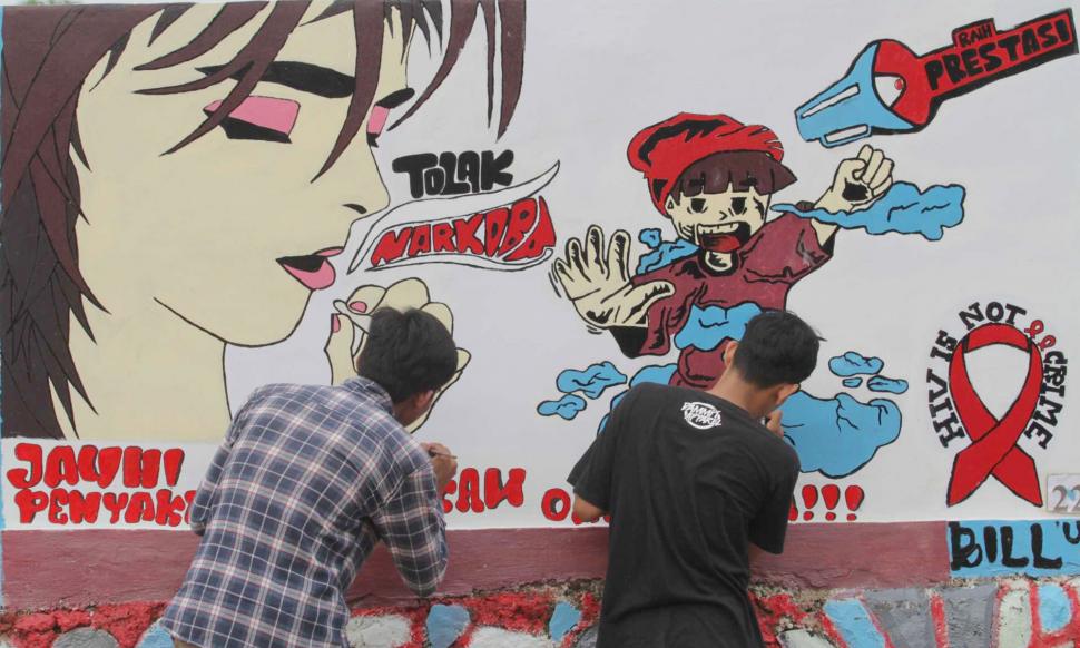 Sosialisasi Bahaya Penyakit HIV/AIDS Lewat Mural Sosialisasi Bahaya Penyakit HIV/AIDS Lewat Mural