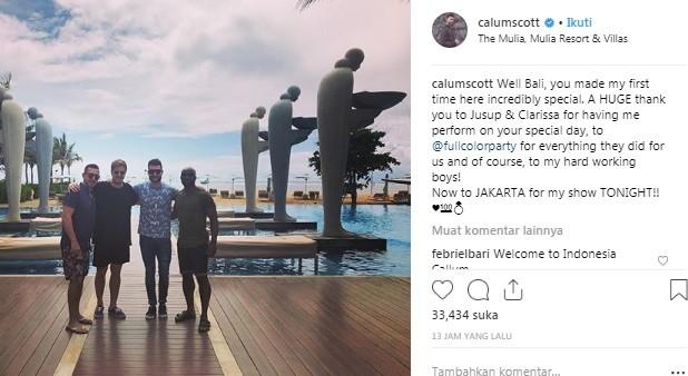 Postingan Instagram Calum Scott di Bali. 