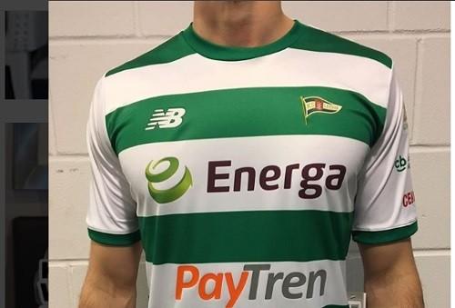 Logo Paytren terpampang di jersey Lechia Gdansk (screenshot Instagram/@yusufmansurnew)