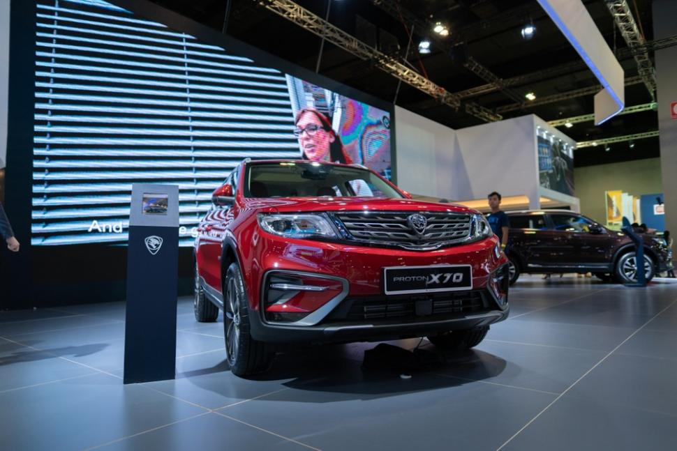 Proton X70 dalam Malaysia International Motor Show 2018 [Shutterstock]