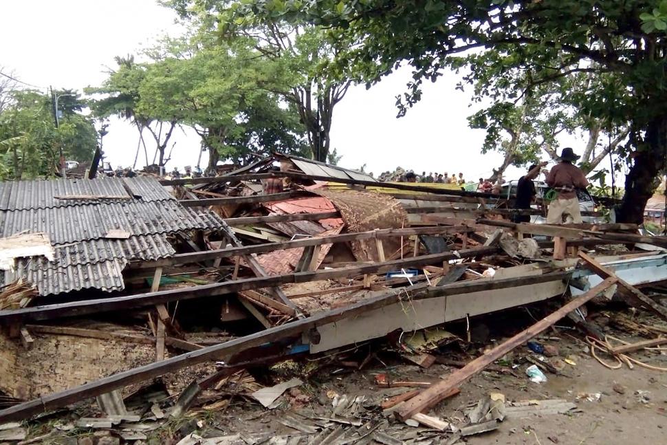 Kondisi Pantai Carita Anyer Pasca Dihantam Tsunami