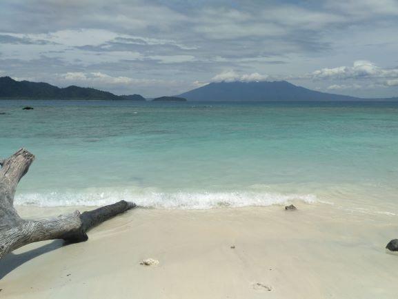 Pulau Umang-umang. (Suara.com/Risna Halidi)