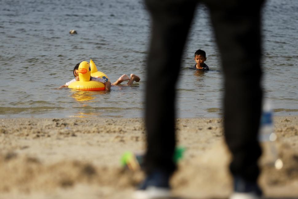 Manfaatkan Libur Natal di Pantai Langon Ancol Manfaatkan Libur Natal di Pantai Langon Ancol