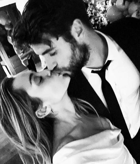 Miley Cyrus dan Liam Hemsworth menikah.  (Instagram/@mileycyrus)