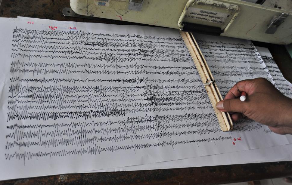 Status Gunung Anak Krakatau Naik Menjadi Siaga Status Gunung Anak Krakatau Naik Menjadi Siaga