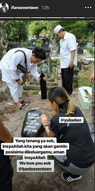 Ifan Seventeen menyambangi makam Bani dan Andi di Yogyakarta. [instagram/ifanseventeen]