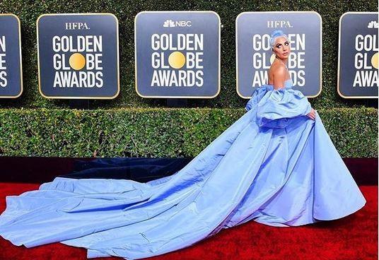 Lady Gaga di Golden Globe 2019 [ig @alice_in_movieland]