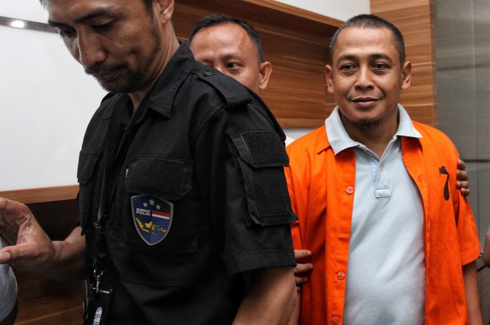 Polisi Ungkap Pelaku Penyebaran Hoax Surat Suara Tercoblos Polisi Ungkap Pelaku Penyebaran Hoax Surat Suara Tercoblos