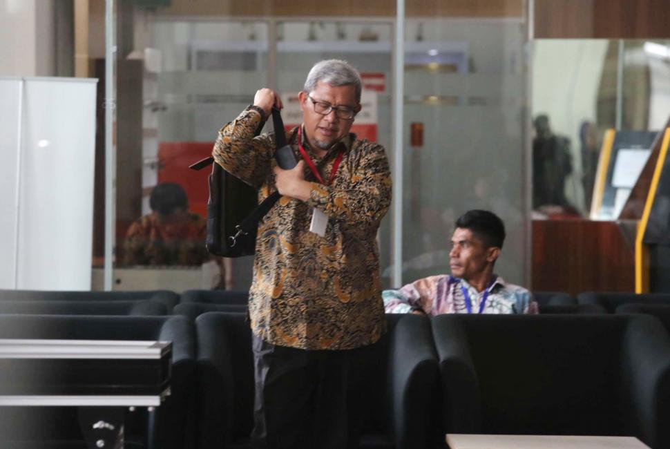 KPK Periksa Mantan Gubernur Jawa Barat Ahmad Heryawan KPK Periksa Mantan Gubernur Jawa Barat Ahmad Heryawan