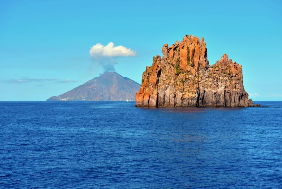 Gunung Stromboli (shutterstock)