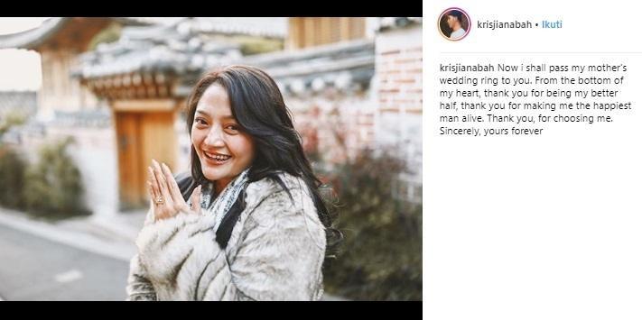 Siti Badriah dilamar kekasihnya di Korea Selatan. [instagram]