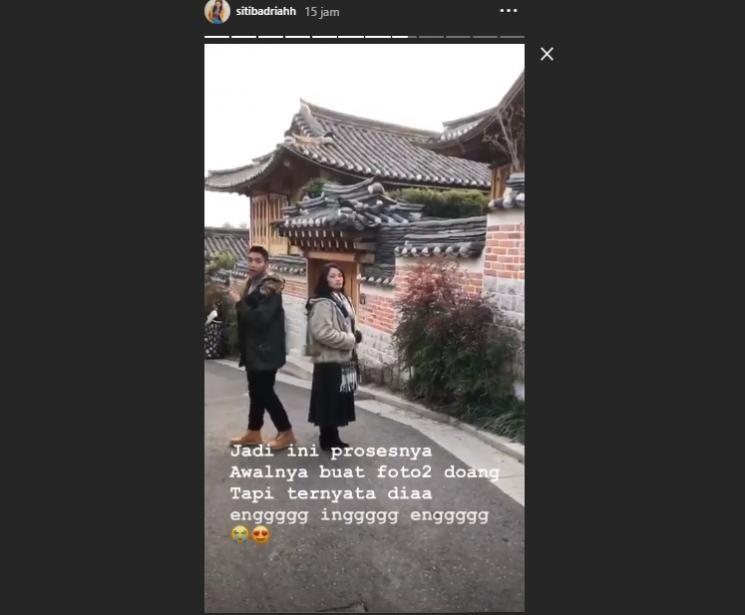 Siti Badriah dilamar kekasihnya di Korea Selatan. [instagram]