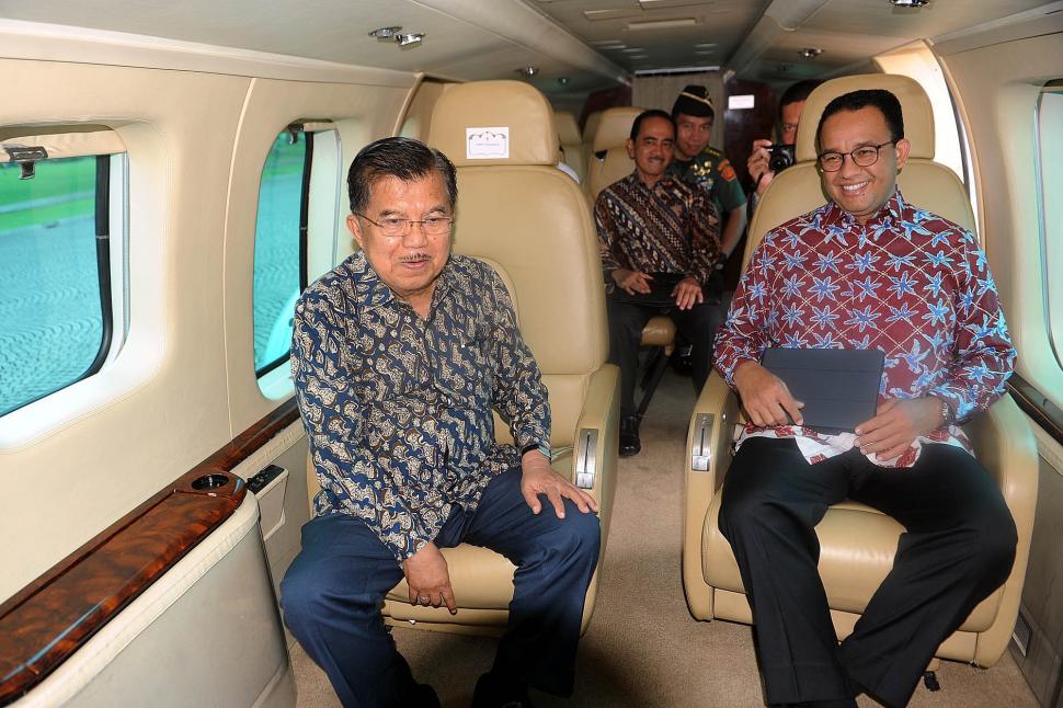 JK Bersama Anies Baswedan Tinjau Kemacetan Jabodetabek Dengan Helikopter JK Bersama Anies Baswedan Tinjau Kemacetan Jabodetabek Dengan Helikopter