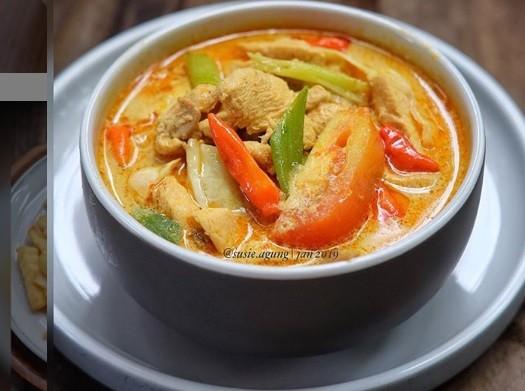 Resep Tongseng Ayam yang cocok untuk bekal anak. (Instagram/@susi.agung)