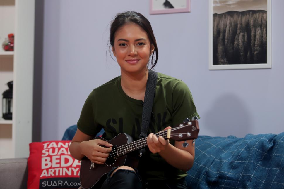 Potret Kecantikan Natural Aurelie Moeremans Potret Kecantikan Natural Aurelie Moeremans