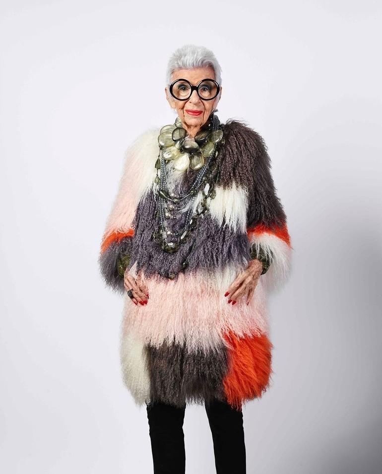 Iris Apfel, model tertua berusia 97 tahun yang dikontrak agensi raksasa [IG Iris Apfel]