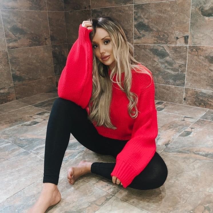 Tes kepribadian cara duduk. (instagram.com/@charlottegshore)