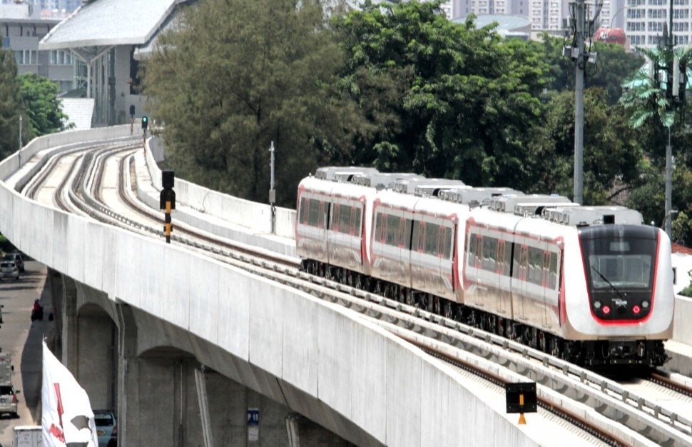 Melihat Uji Coba LRT Jakarta