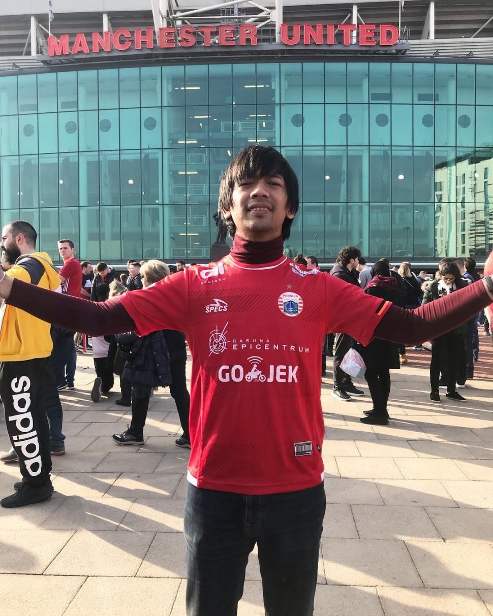 Rian D'Masiv berada di Stadion Old Trafford, Manchester, Inggris. (Instagram)