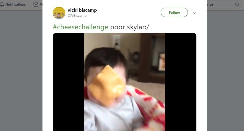 Viral tantangan Cheesechallenge dengan melempar keju ke muka bayi. (Dok. Twitter/@Vbischamp)