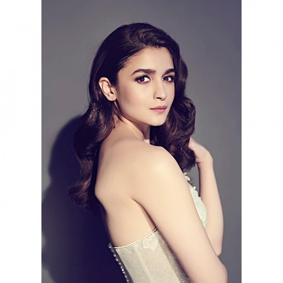  Alia  Bhatt  Akan Bintangi Film Bareng Shahrukh Khan dan 