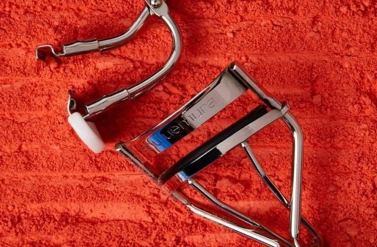 Shu Uemura Eyelash Curler. (Instagram/@shuuemura)