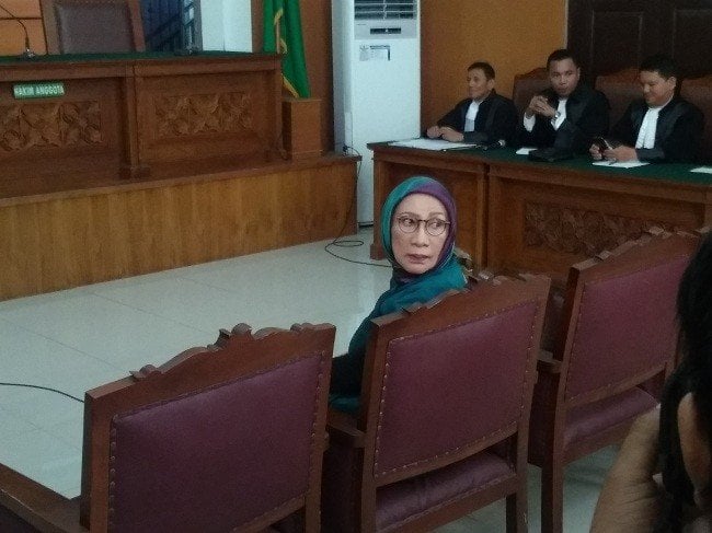 Ratna Sarumpaet jalani sidang putusan sela di PN Jakarta Selatan, Selasa (19/3/2019). (Suara.com/Fakhri Fuadi)