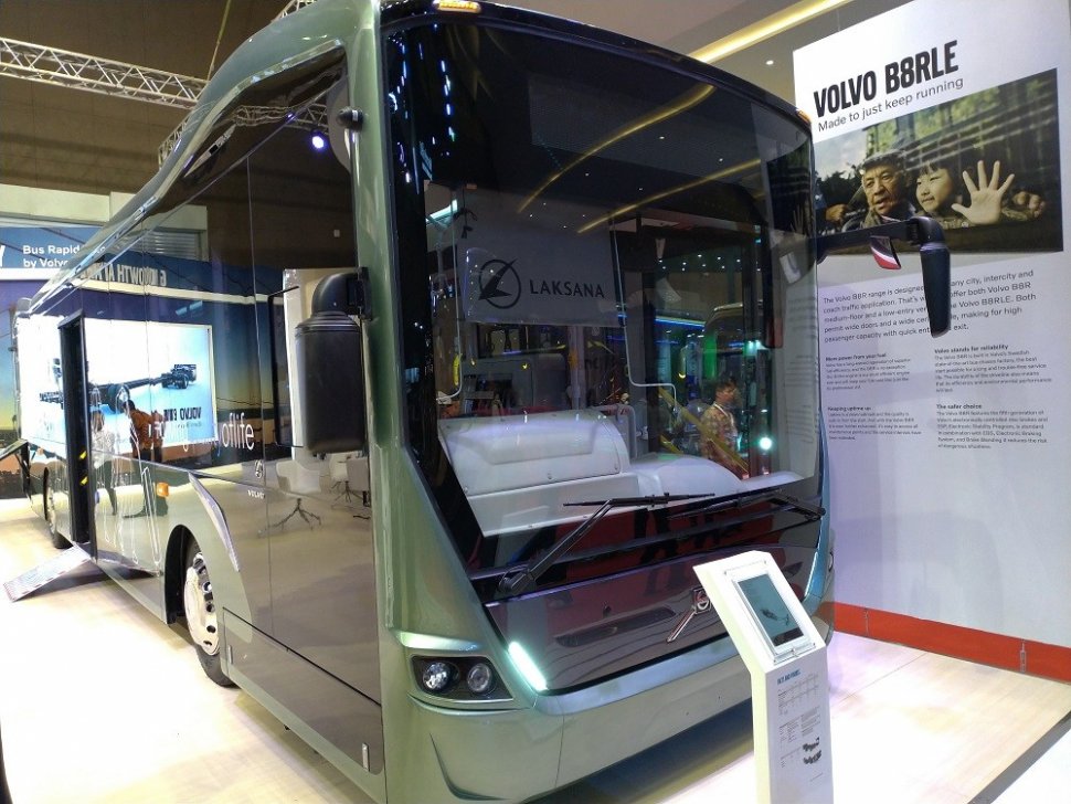 Volvo boyong dua bus anyar ke Indonesia di pameran Busworld Southeast Asia Exhibition di Jakarta International Expo (JIExpo) Kemayoran, Jakarta Pusat, Rabu (20/3/2019). (Suara.com/Manuel Jeghesta)