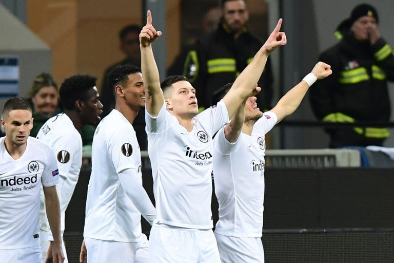 Pemain Eintracht Frankfurt Luka Jovic rayakan golnya ke gawang Inter Milan di babak 16 besar Liga Europa [AFP]