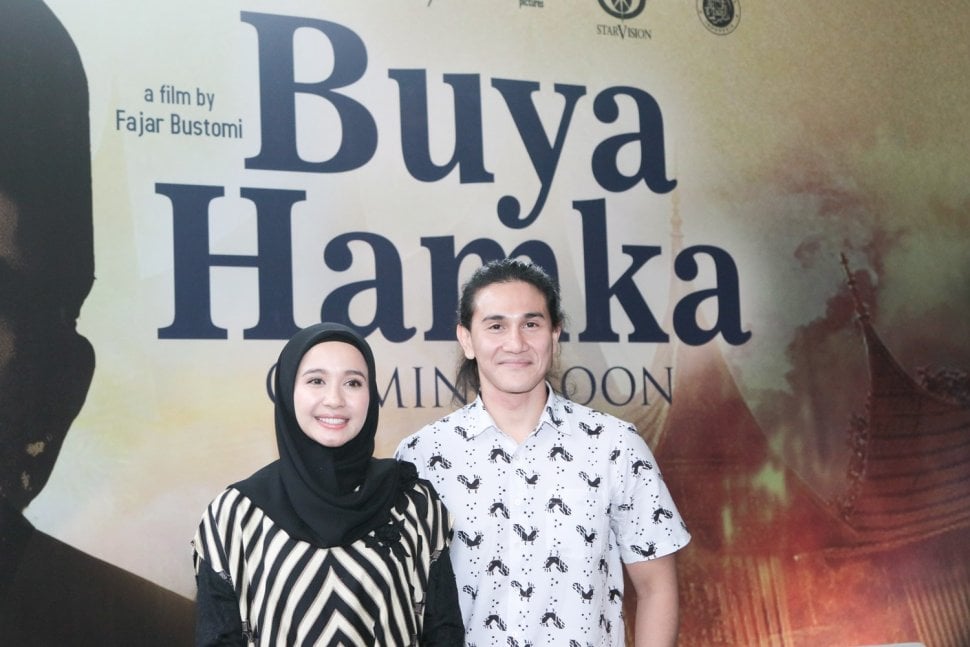 Vino G Bastian dan Laudya Cynthia Bella dalam konfrensi pers film Buya Hamka. [dok. Falcon Pictures]