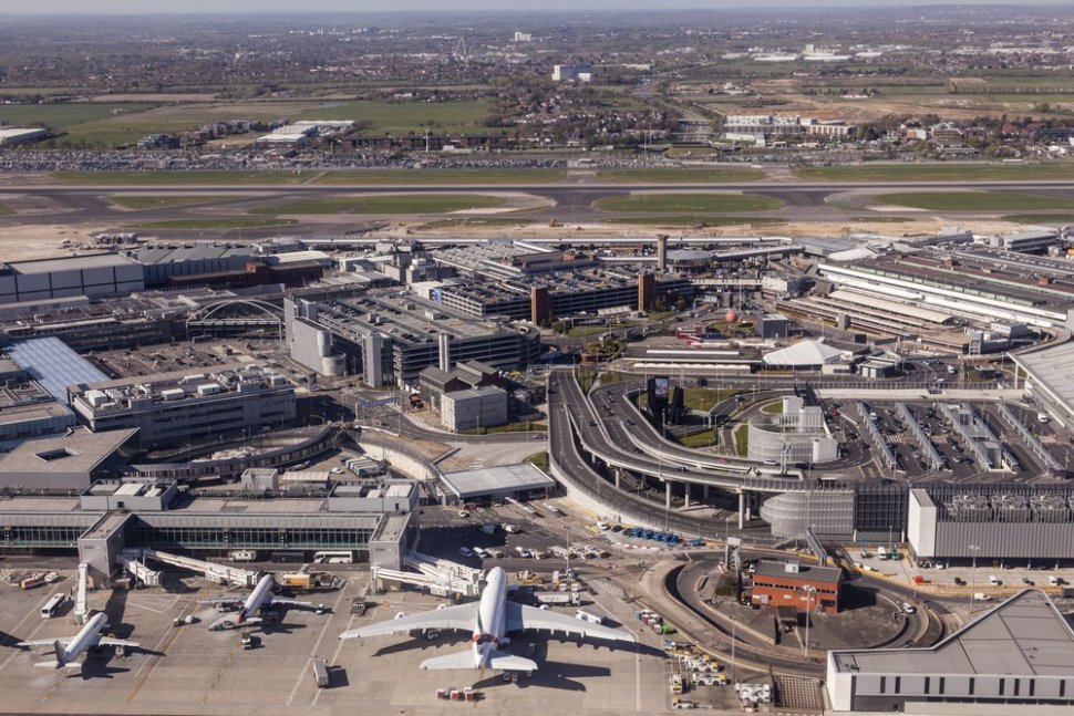 Bandara Heathrow di Inggris dinobatkan sebagai 10 besar bandara terbaik di dunia. (Shutterstock)