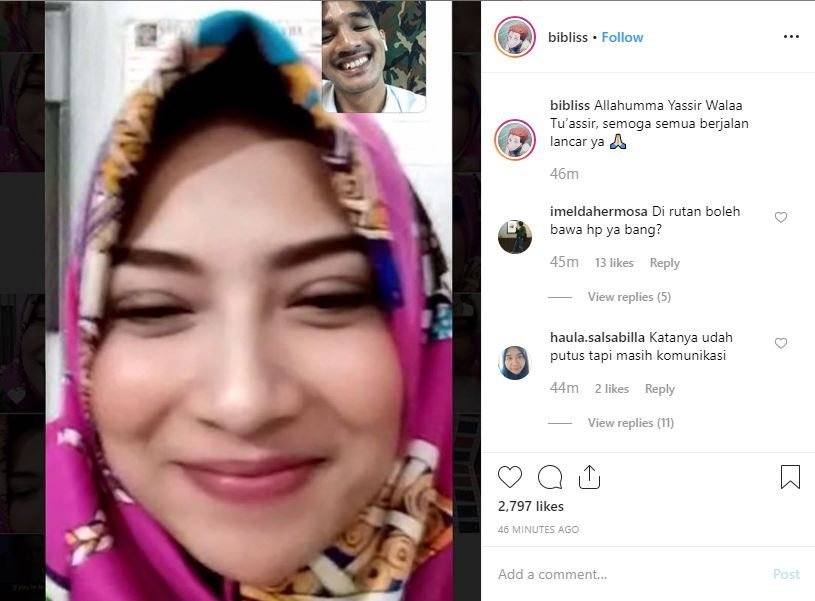 Senyum semringan Vanessa Angel saat video call dengan Bibi. [instagram/bibliss]