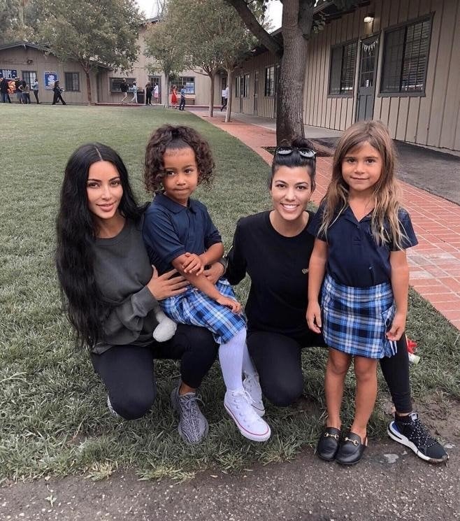 Putri Kourtney Kardashian Pakai Selop Jutaan Rupiah ke Sekolah.  (Instagram/@kimkardashian)