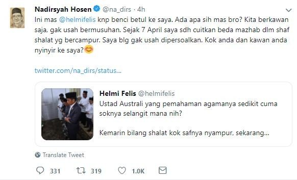 Salat Jokowi jadi dipersoalkan seorang warganet. [Twitter]