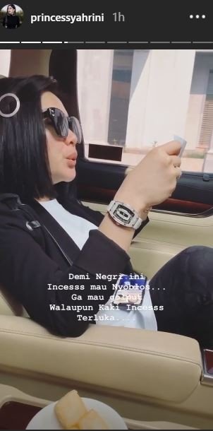 Syahrini nyoblos dan imbau masyarakat agar tidak golput. [instagram/princessyahrini]