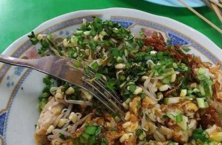 Nasi Lengko H. Barno di Cirebon punya kelezatan legendaris. (Dok. Instagram/Kulinercirebon)