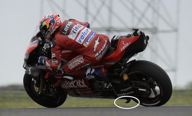 Winglet baru yang diterapkan pihak Ducati pada motor Andrea Dovizioso saat sesi kualifikasi MotoGP Argentina di Autodroma Termas de Rio Hondo, Sabtu (30/3/2019). [AFP/Juan Mabromata]