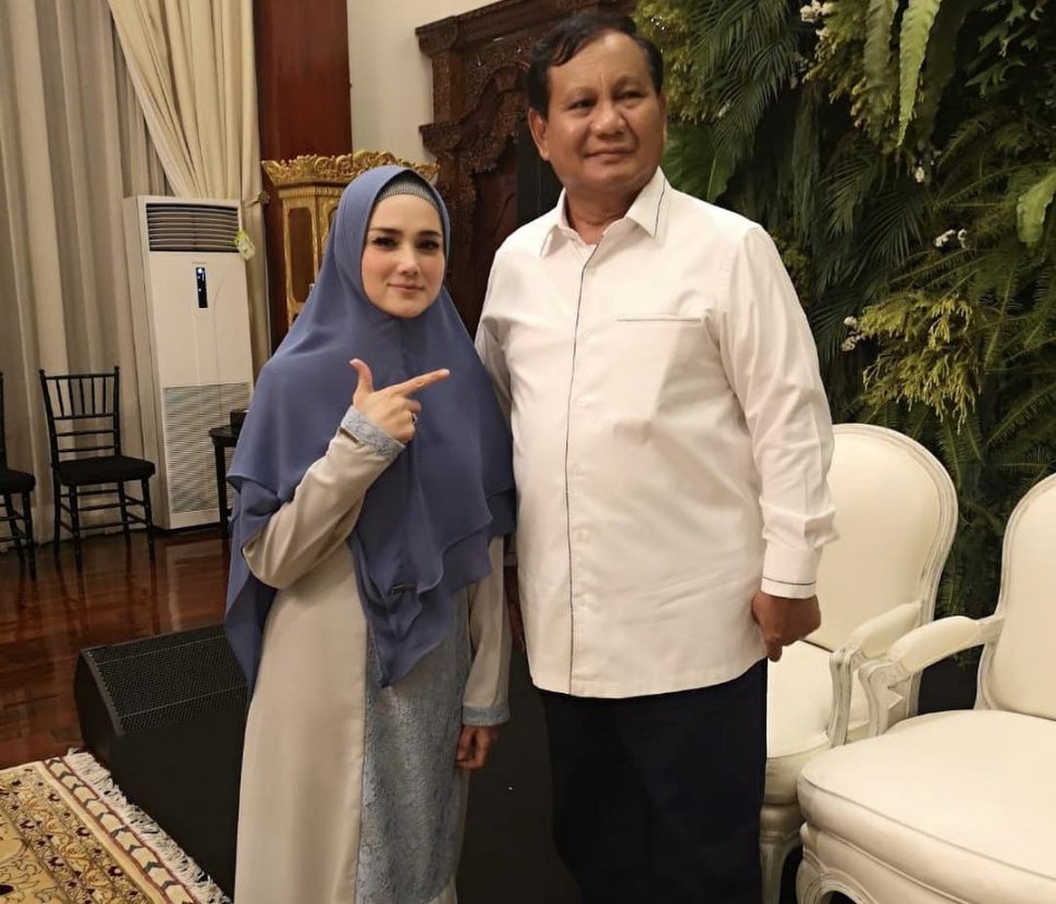 Mulan Jameela foto bareng Prabowo. [Instagram]