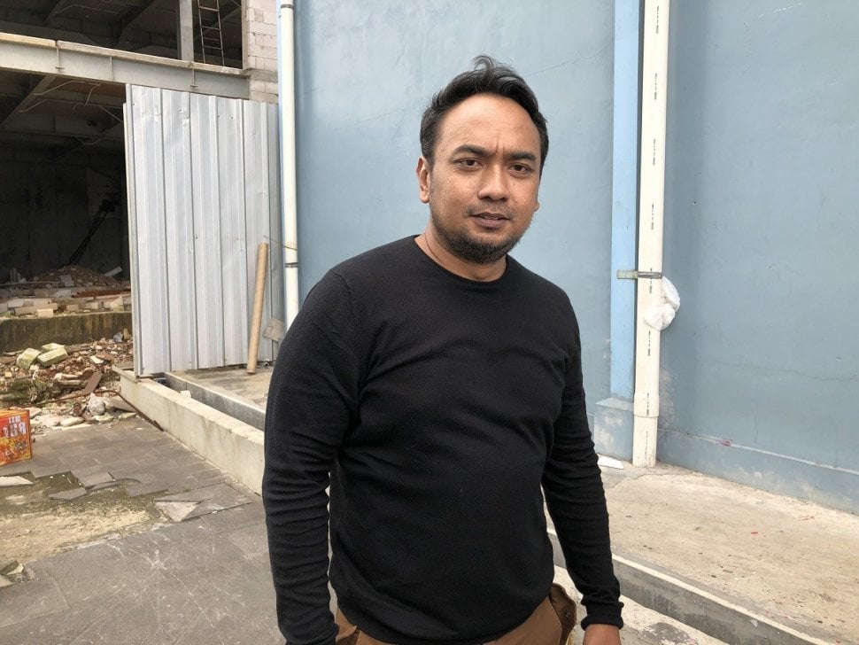 Bebi Romeo di Jalan Kapten P. Tendean, Mampang Prapatan, Jakarta Selatan, Kamis (2/5/2019). [Revi Cofans Rantung/Suara.com]