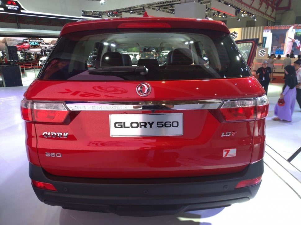 DFSK Glory 560 dipamerkan di arena IIMS 2019, Sabtu (4/5/2019). [Suara.com/Manuel Jeghesta Nainggolan]