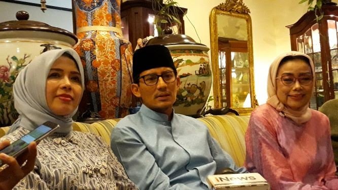 Cawapres Sandiaga Uno di kediaman orang tuanya, Mien Uno di kawasan Kebayoran Baru, Jakarta Selatan, Senin (6/5/2019). [Suara.com/Novian Ardiansyah]