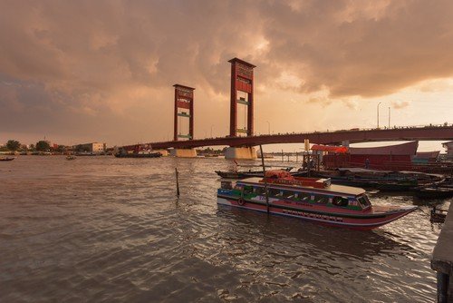 Jembatan Ampera Palembang. (Shutterstock)