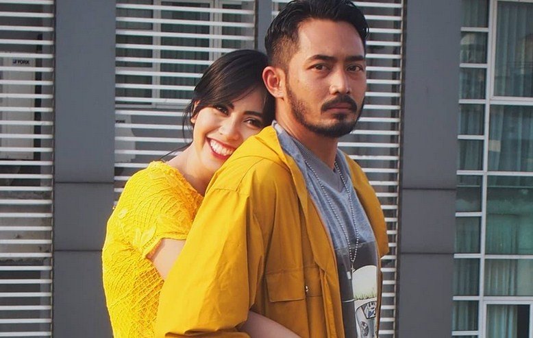 Yama Carlos dan istri,  Arfita Dwi Putri. [Instagram]