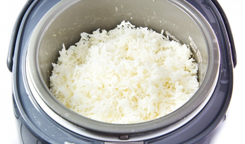 Rice cooker untuk memasak nasi. (Shutterstock)